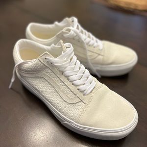 Vans Old Skool Platform Sneaker, White - Size 9 Women’s, 7.5 Men’s